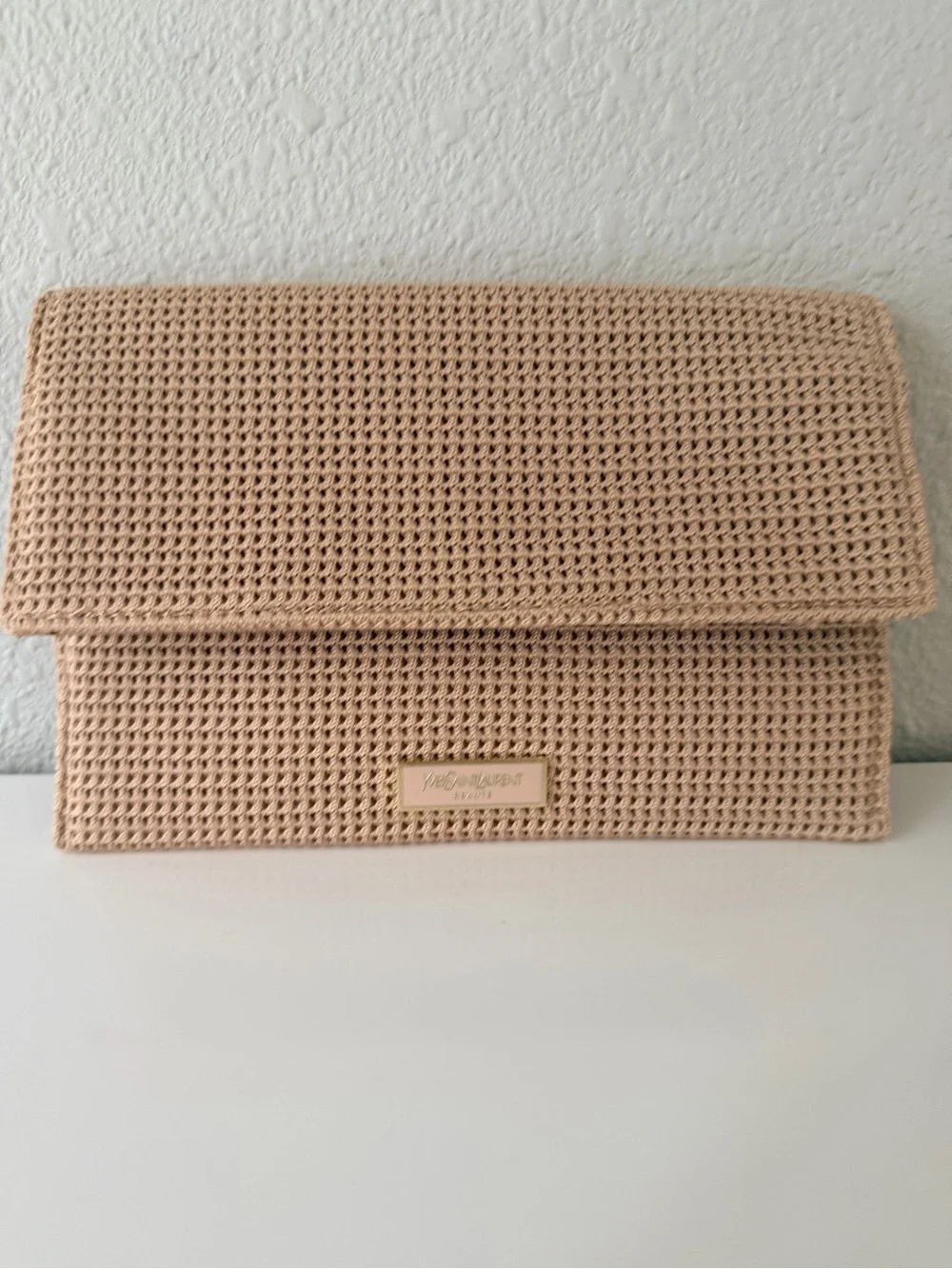 Yves Saint Laurent Beauté Clutch / Makeup Bag in Woven Beige Raffia NWOT